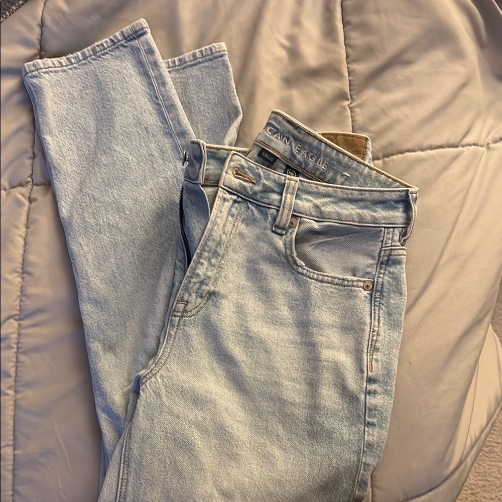 American Eagle strigid straight leg denim 4 short.